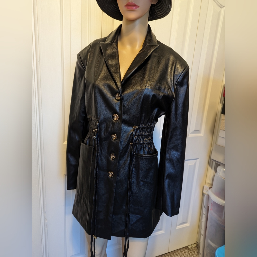 Women's GAWQO Fashion jacket faux leather black double pocket size M.
